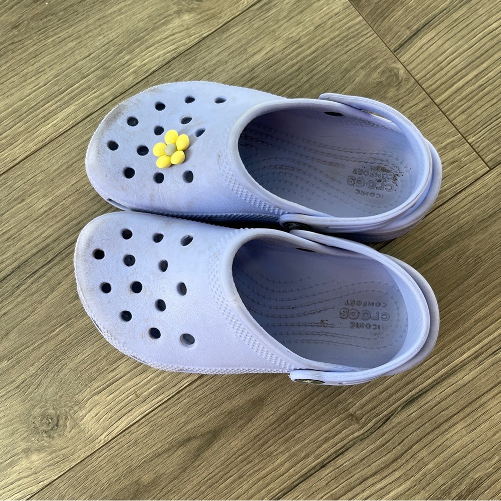 Crocs Girls Purple Clogs Daisy Detail Size C13 - Picture 2 of 6